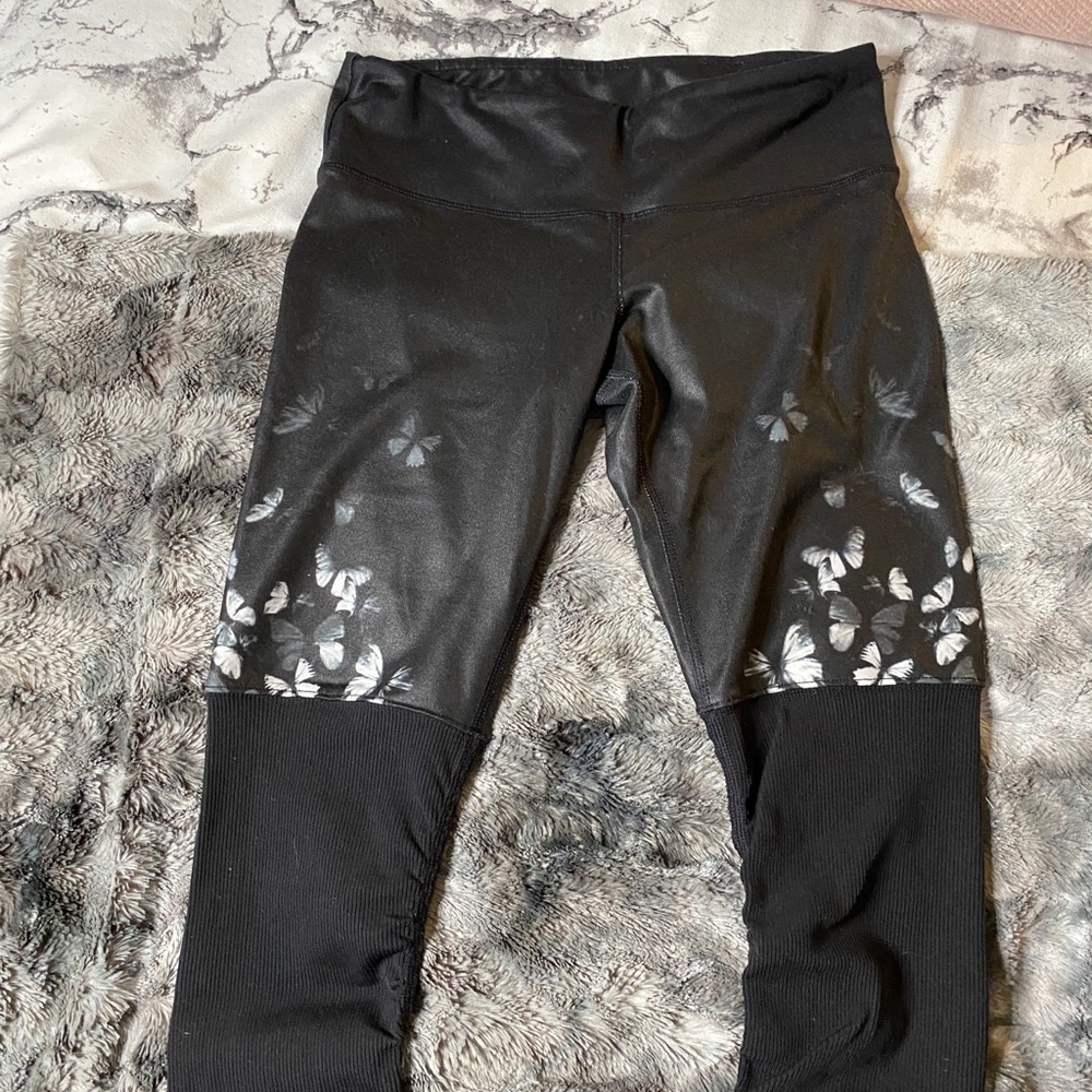 Alo Yoga Goddess butterfly Leggings